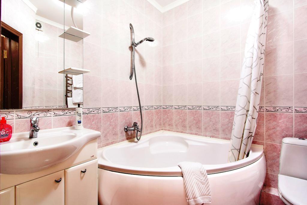 Apartment In Complex Korona On Knyazhyi Zaton 21 Kiev Phòng bức ảnh